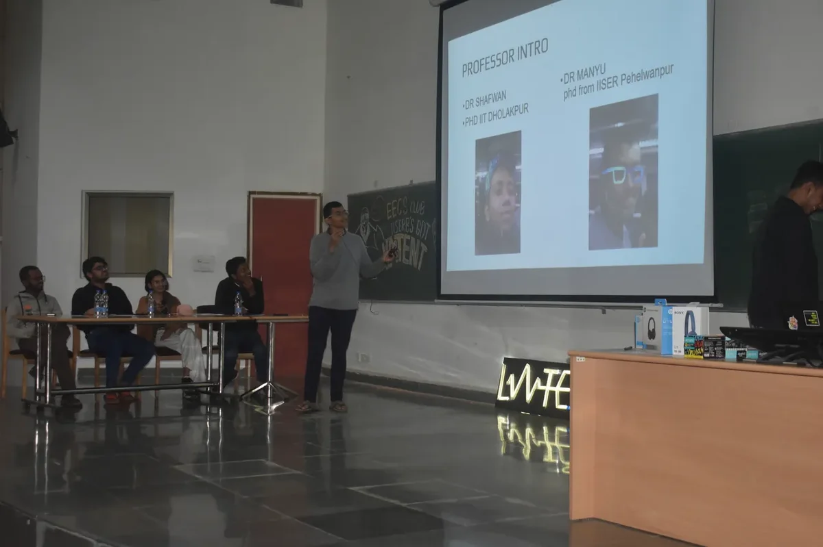 Live Performance & Pitching Segment